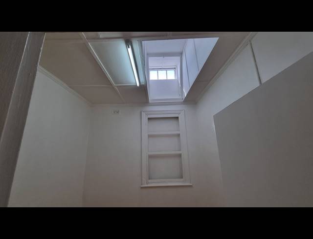 350M² BUILDING TO LET IN WOODSTOCK